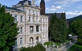 MVA House Teplice, Šanovský park